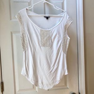 American Eagle Sleeveless Off White Top with lace